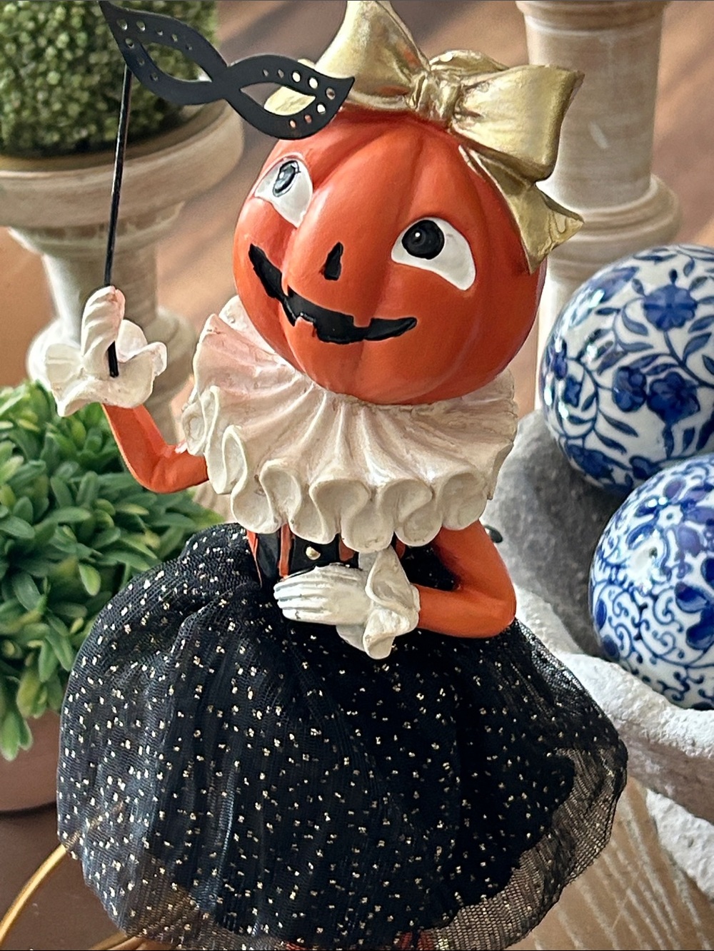 NEW! Vintage Inspired Pumpkin Lady Masked masquerade ball Ballerina Figurine - Picture 3 of 6